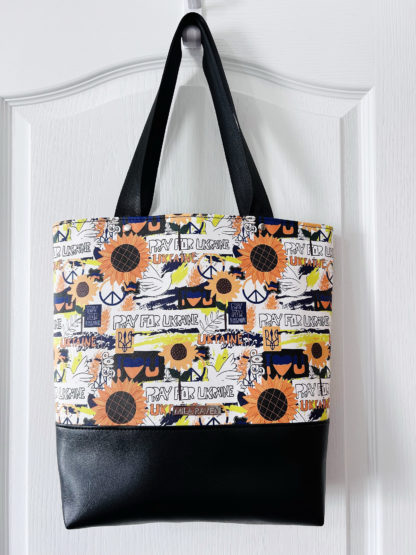 *PRE-ORDER* Tote - Pray for Ukraine (White)