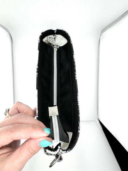 Trista Concert Crossbody - Clear Skulls - Image 11